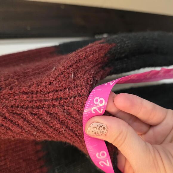 Weekend Suzanne Betro Women's Black and Red Striped Sweater Size 1X/2X - Picture 5 of 6